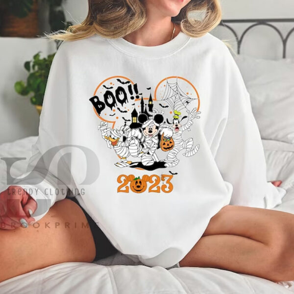 Disney Mickey Minnie and Friends Halloween Sweatshirt