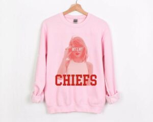 Taylor Swift Cheers On Travis Kelce At Kansas City Chiefs Game Sweatshirt Music